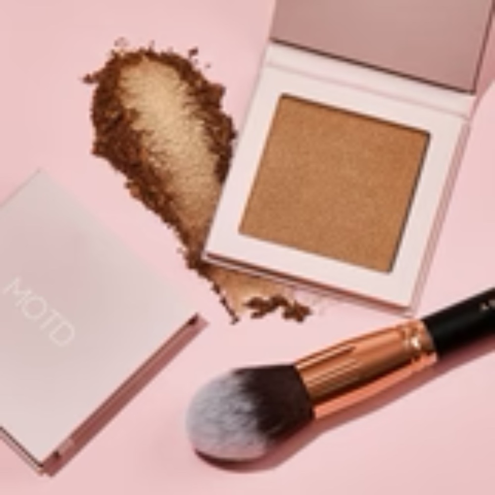 MOTD Highlighting Powder in Morning Sun